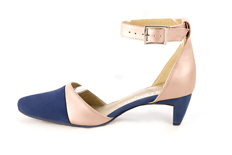 Prussian blue and powder pink women's open side shoes, with a strap around the ankle. Round toe. Low comma heels. Profile view - Florence KOOIJMAN